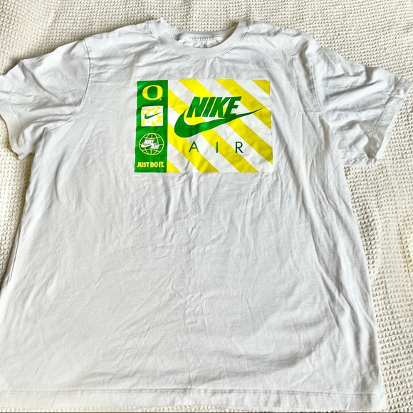 Rare UO Nike Air tee - Picture 2 of 4